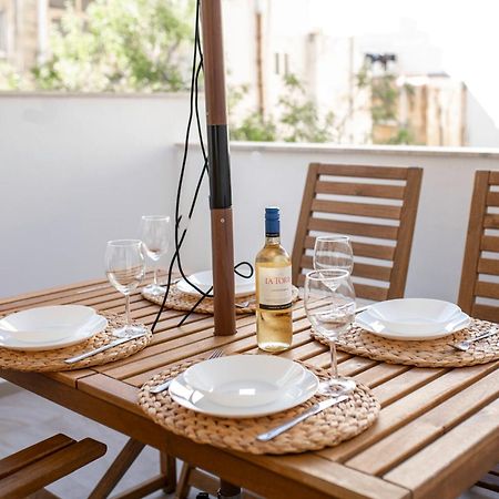 Brand New 2 Bed 2 Bath Apartment In Sliema By The Sea Exteriör bild