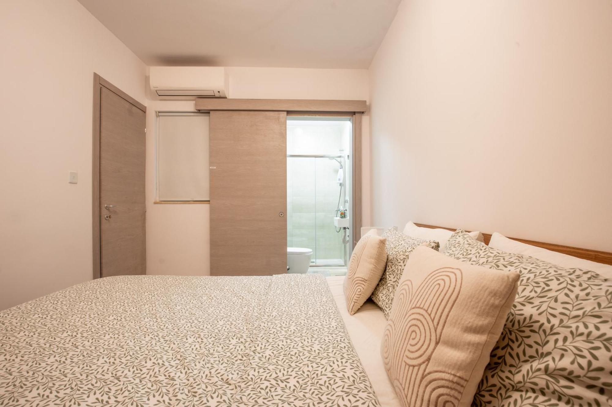 Brand New 2 Bed 2 Bath Apartment In Sliema By The Sea Exteriör bild