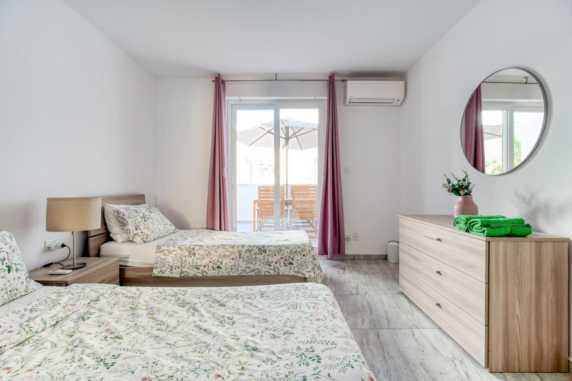 Brand New 2 Bed 2 Bath Apartment In Sliema By The Sea Exteriör bild