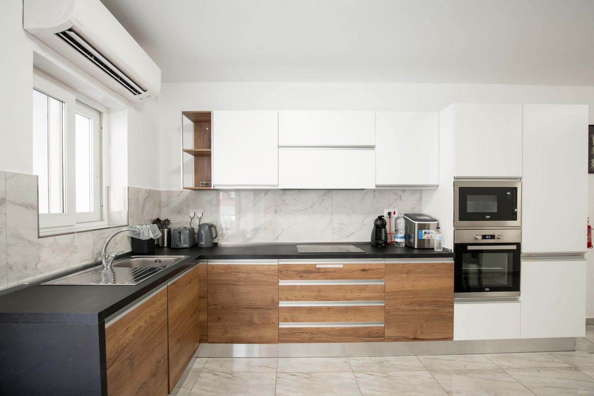 Brand New 2 Bed 2 Bath Apartment In Sliema By The Sea Exteriör bild