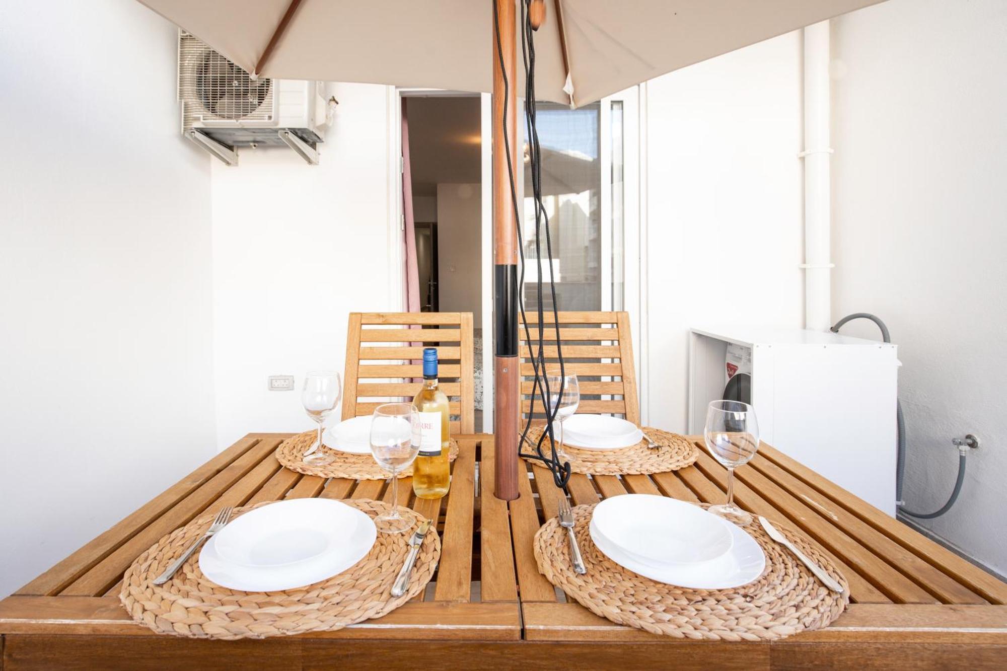 Brand New 2 Bed 2 Bath Apartment In Sliema By The Sea Exteriör bild