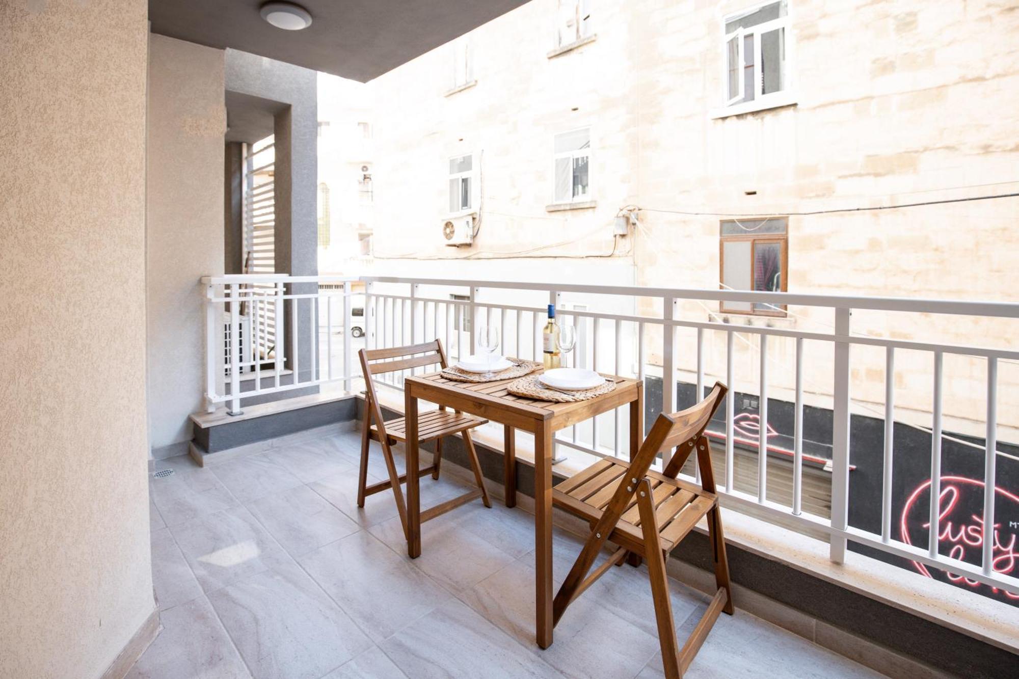 Brand New 2 Bed 2 Bath Apartment In Sliema By The Sea Exteriör bild